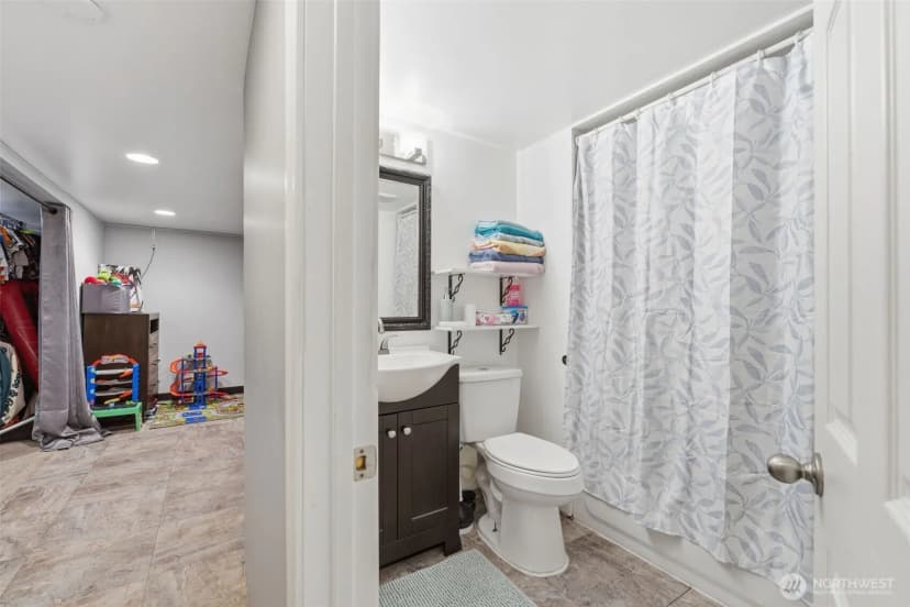 Property photo for 128 N Wehe Avenue, Pasco photo 17