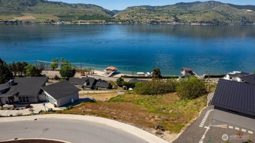 Property photo for 209 Apple Avenue, Chelan photo 2