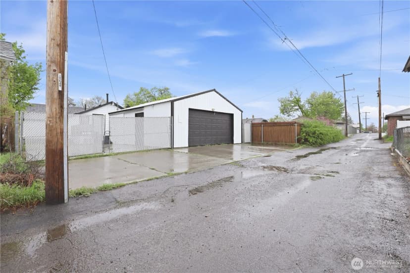 Property photo for 4807 N Howard Street, Spokane photo 32
