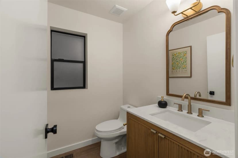 Property photo for 3036 E Ames Lake Drive Ne, Redmond photo 12