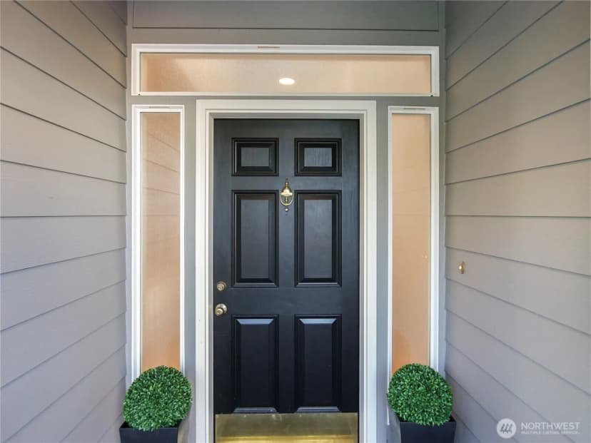 Property photo for 1818 Beacon Court Ne, Tacoma photo 4