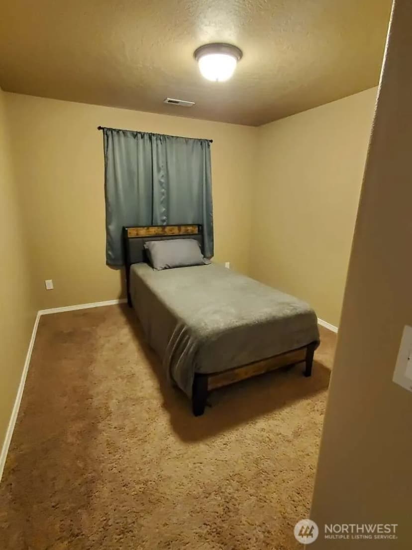 Property photo for 192 S Osborne Street, Kennewick photo 28