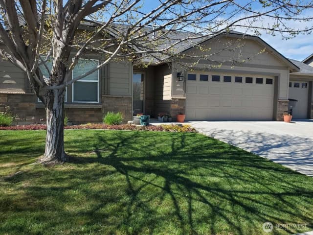 Property photo for 192 S Osborne Street, Kennewick photo 2