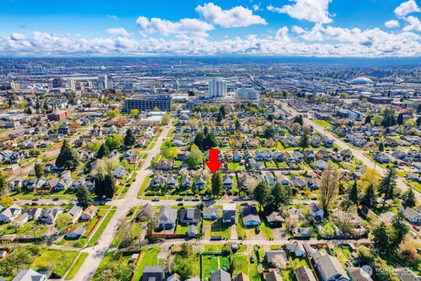 Property photo for 1715 S Sheridan Avenue, Tacoma photo 7