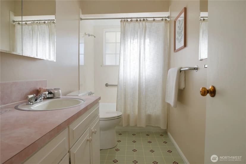 Property photo for 541 3rd Avenue S, Edmonds photo 19