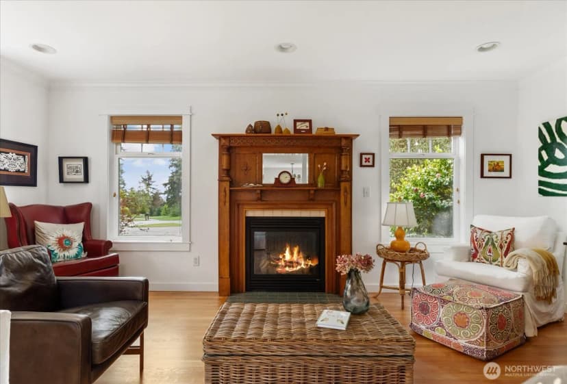 Property photo for 974 Woodside Lane, Langley photo 5