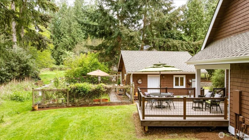 Property photo for 974 Woodside Lane, Langley photo 30