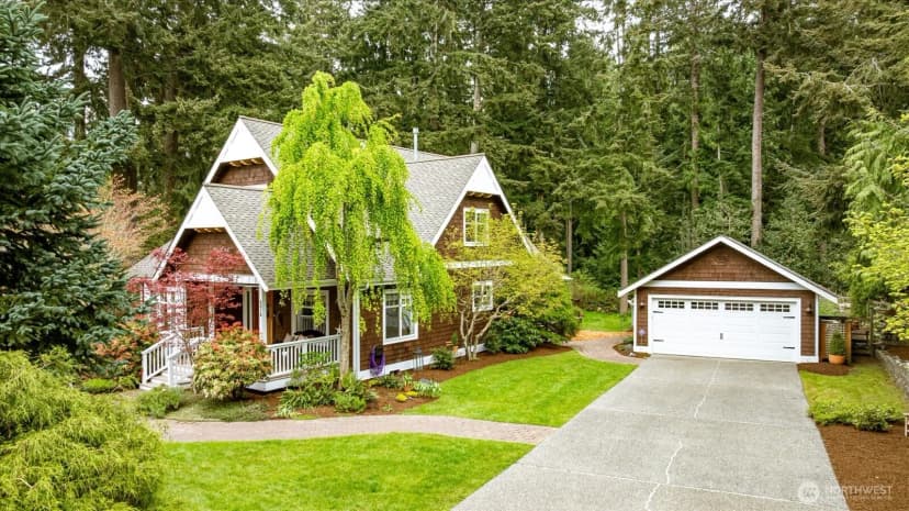 Property photo for 974 Woodside Lane, Langley