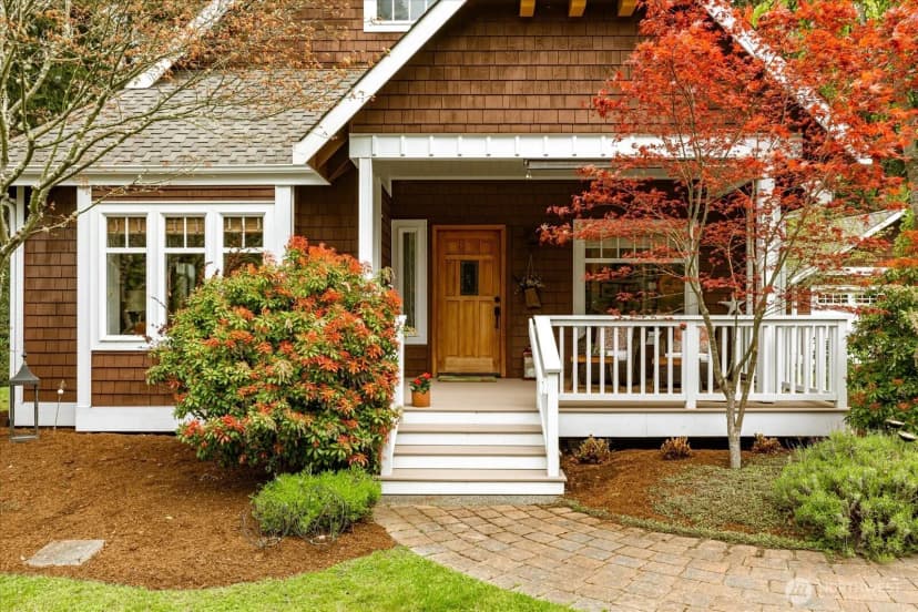 Property photo for 974 Woodside Lane, Langley photo 3