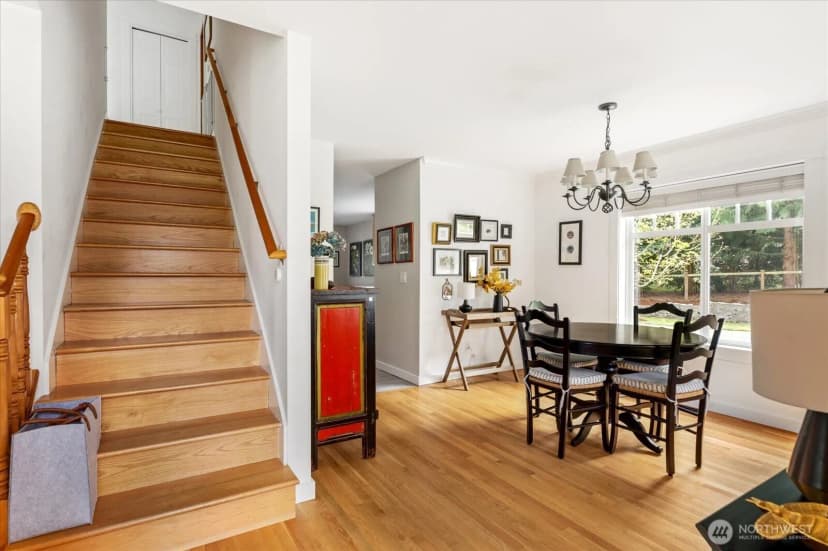 Property photo for 974 Woodside Lane, Langley photo 19