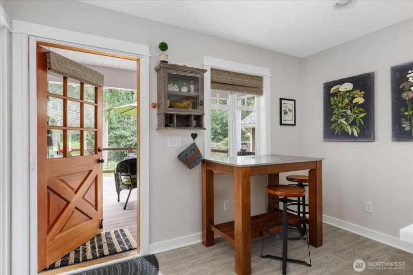 Property photo for 974 Woodside Lane, Langley photo 13