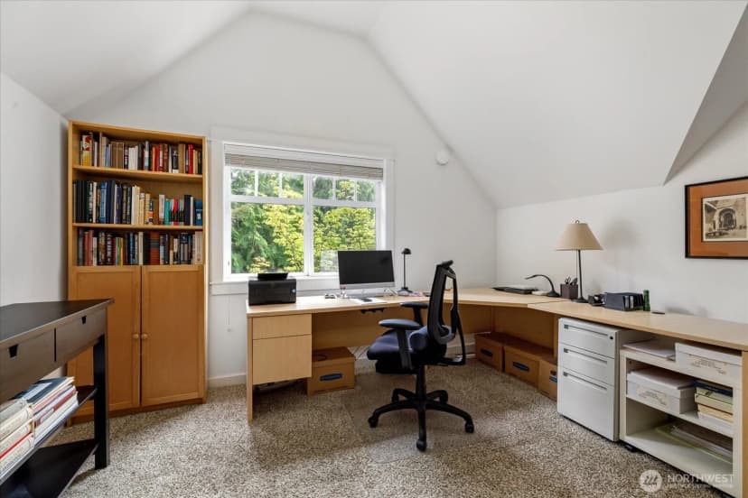 Property photo for 974 Woodside Lane, Langley photo 24