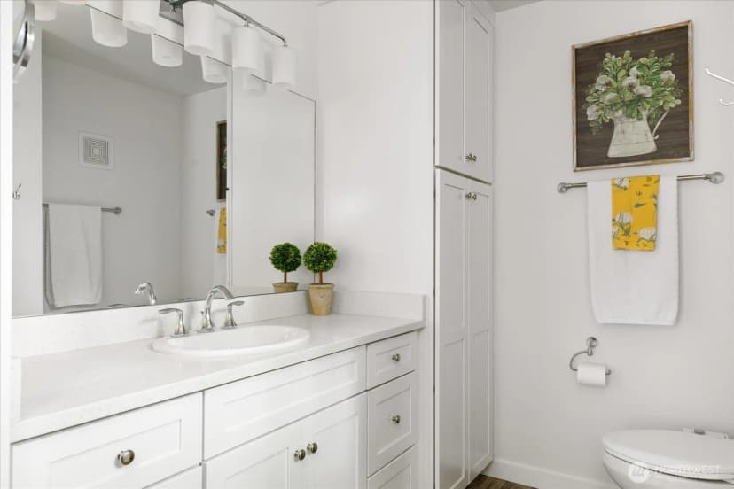 Property photo for 974 Woodside Lane, Langley photo 17