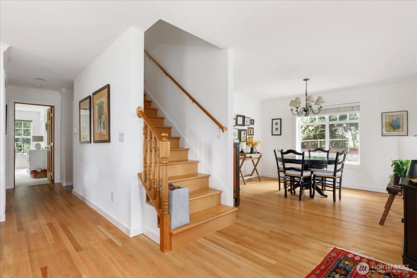 Property photo for 974 Woodside Lane, Langley photo 7