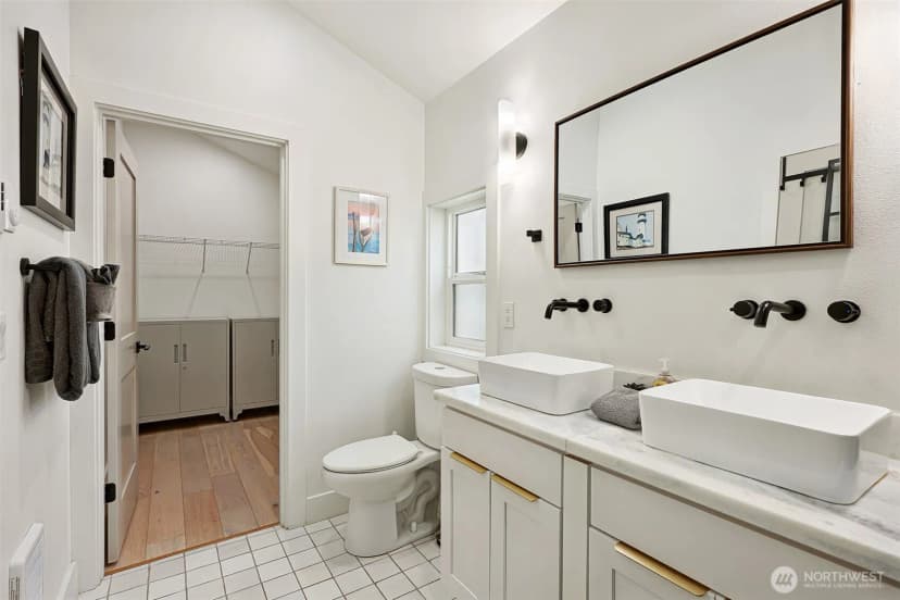Property photo for 7514 12th Avenue Sw #b, Seattle photo 16