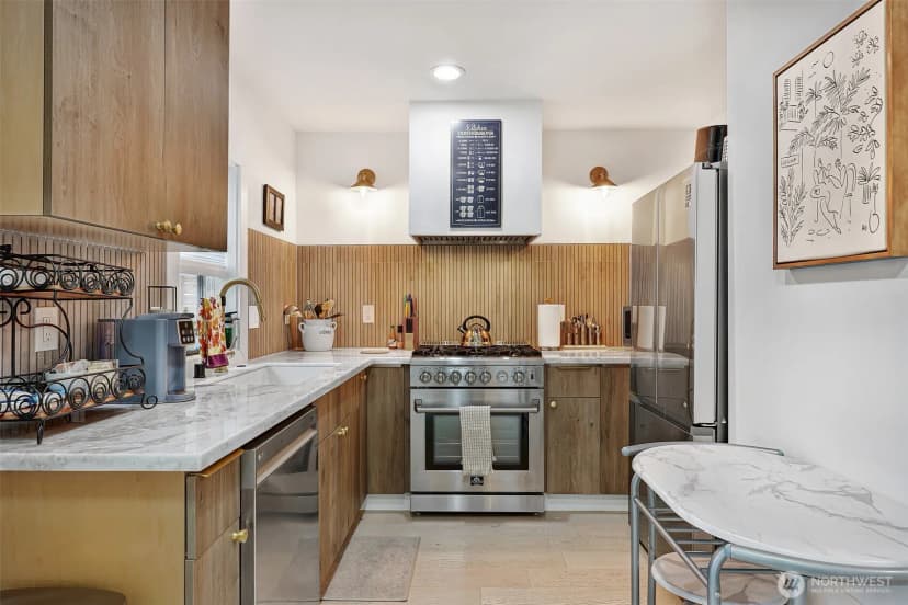 Property photo for 7514 12th Avenue Sw #b, Seattle photo 3
