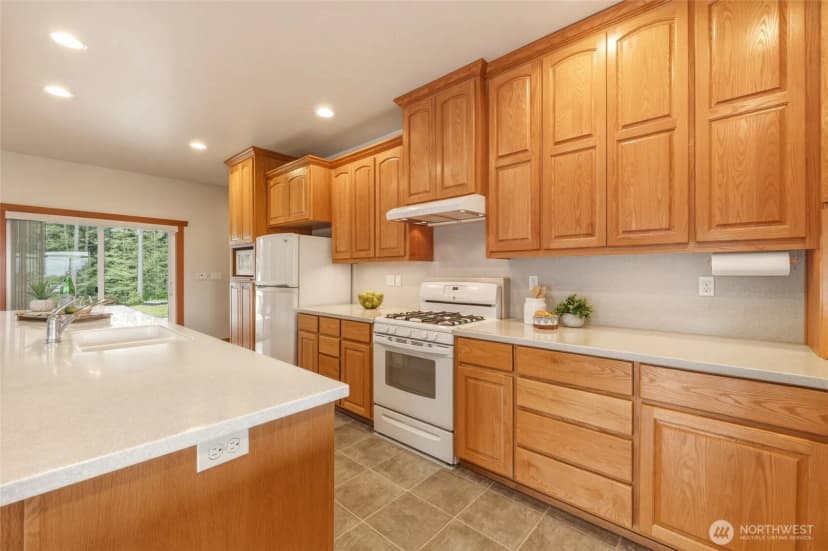 Property photo for 2385 Lake Forest Drive, Oak Harbor photo 13