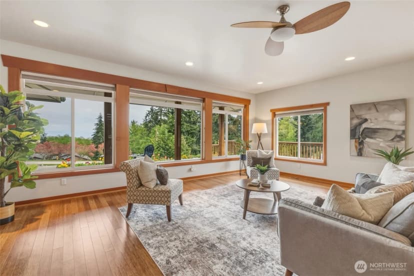 Property photo for 2385 Lake Forest Drive, Oak Harbor photo 6