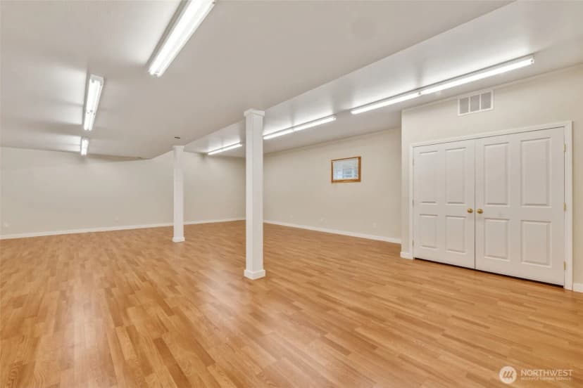 Property photo for 2385 Lake Forest Drive, Oak Harbor photo 25
