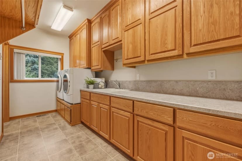 Property photo for 2385 Lake Forest Drive, Oak Harbor photo 24