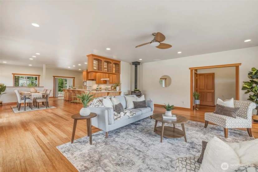 Property photo for 2385 Lake Forest Drive, Oak Harbor photo 8