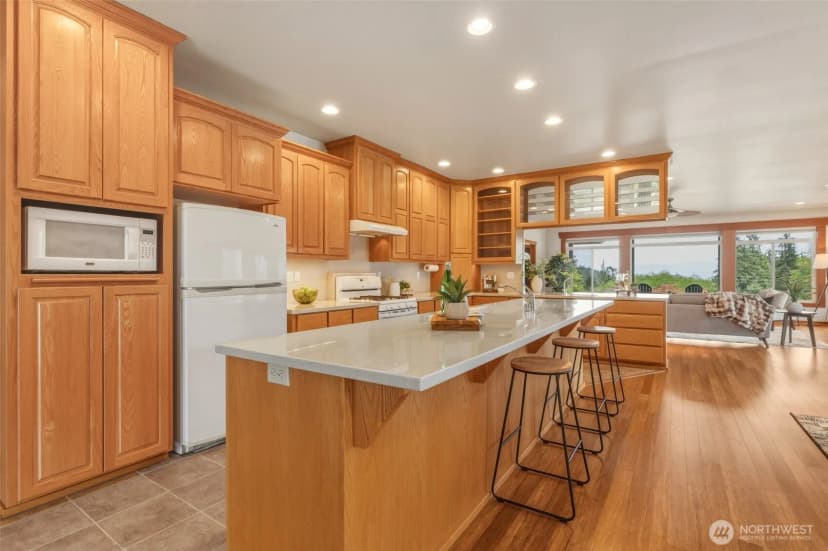 Property photo for 2385 Lake Forest Drive, Oak Harbor photo 10