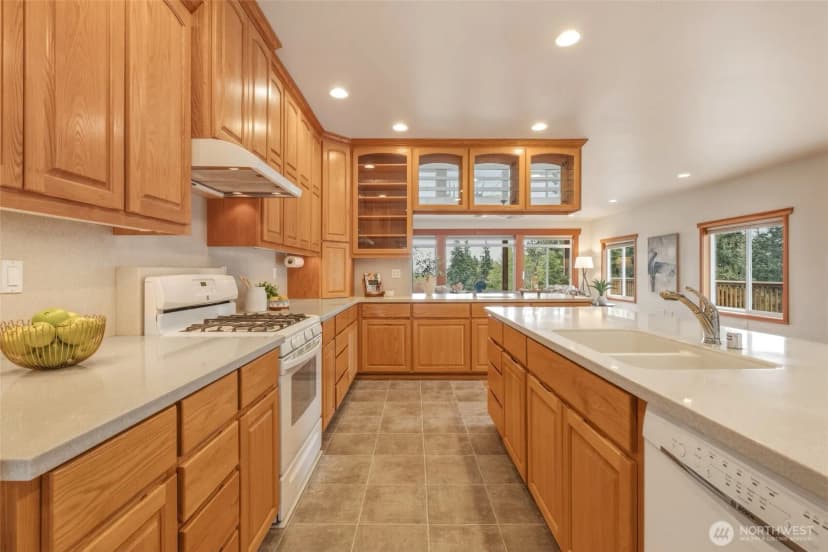 Property photo for 2385 Lake Forest Drive, Oak Harbor photo 12