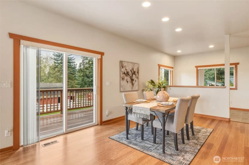 Property photo for 2385 Lake Forest Drive, Oak Harbor photo 14