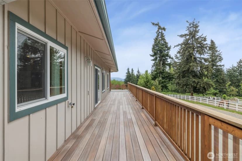 Property photo for 2385 Lake Forest Drive, Oak Harbor photo 31