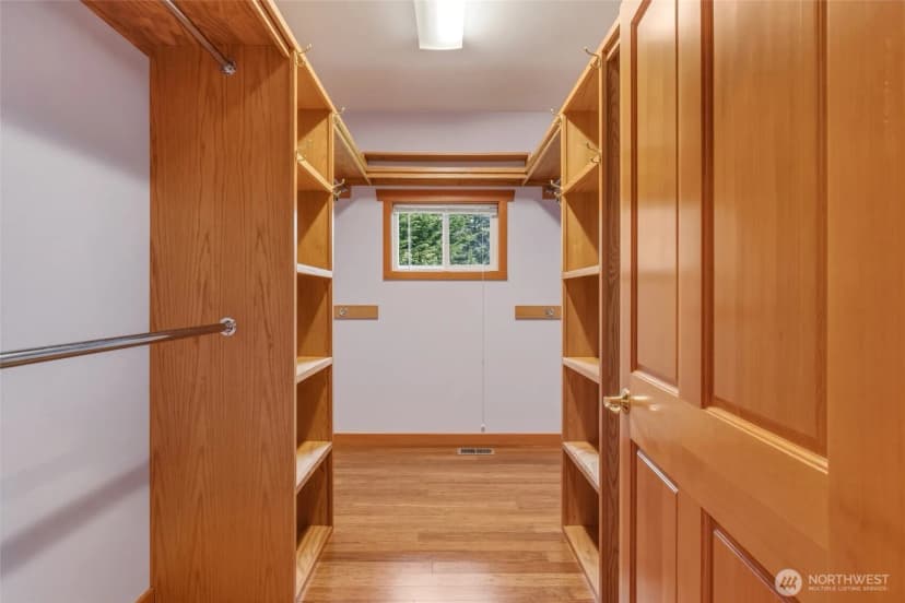 Property photo for 2385 Lake Forest Drive, Oak Harbor photo 17