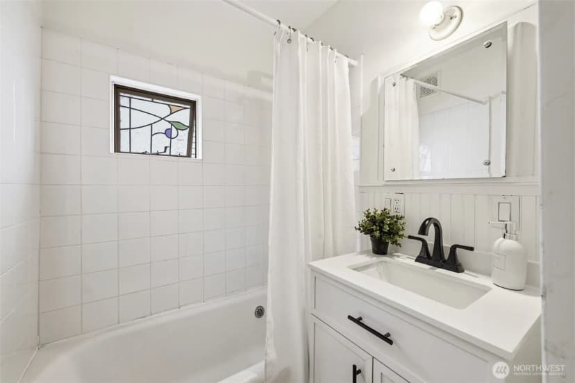 Property photo for 421 N 40th Street, Seattle photo 17