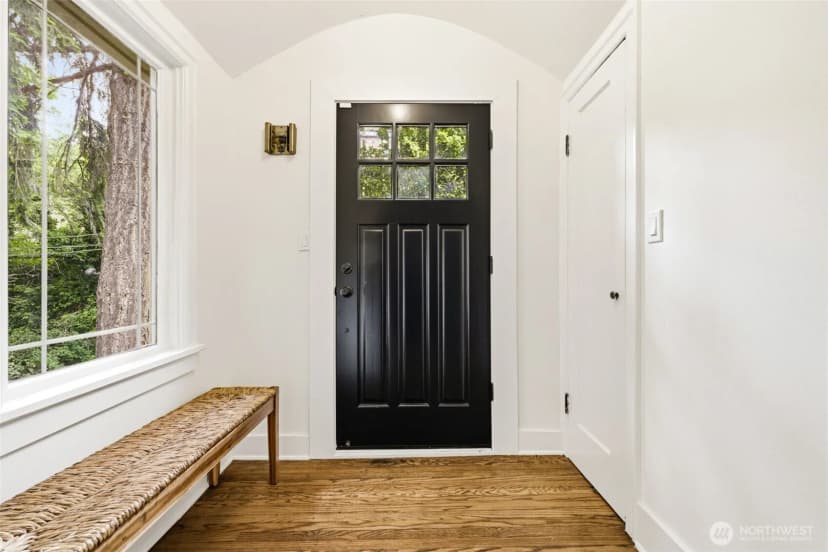 Property photo for 421 N 40th Street, Seattle photo 4