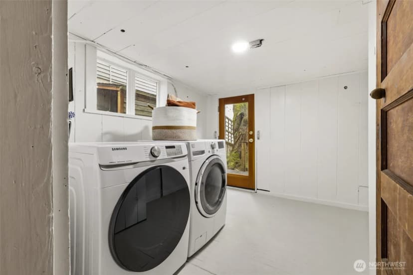 Property photo for 421 N 40th Street, Seattle photo 24