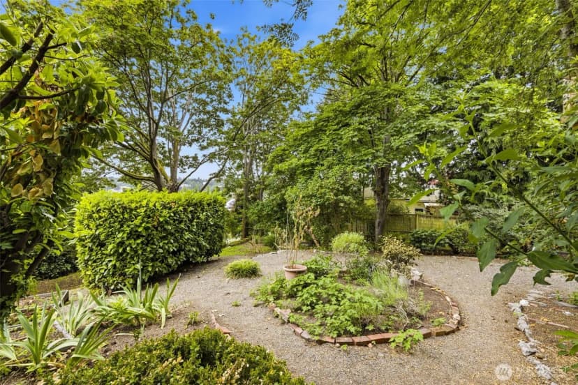 Property photo for 421 N 40th Street, Seattle photo 37
