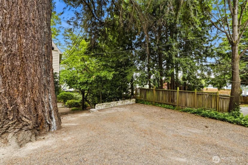 Property photo for 421 N 40th Street, Seattle photo 34