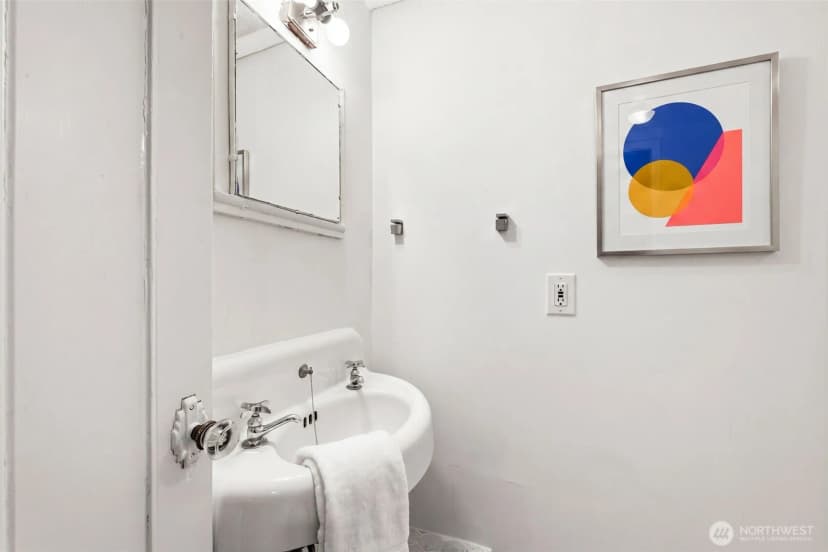 Property photo for 421 N 40th Street, Seattle photo 32