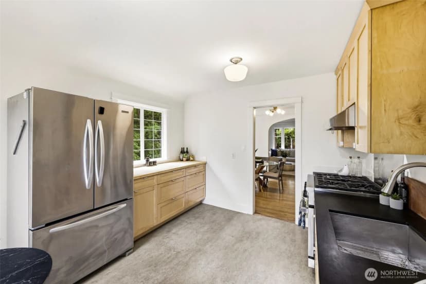 Property photo for 421 N 40th Street, Seattle photo 11