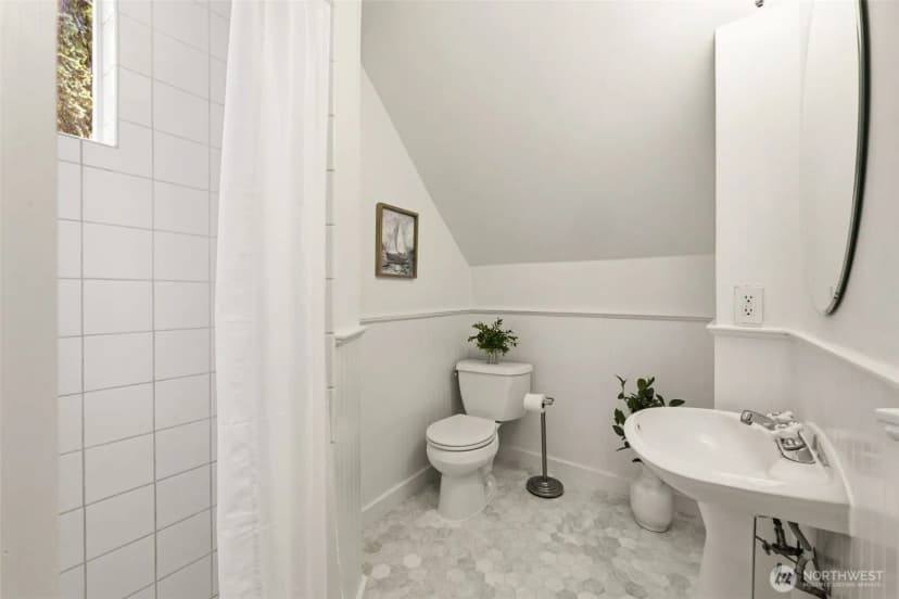 Property photo for 421 N 40th Street, Seattle photo 22