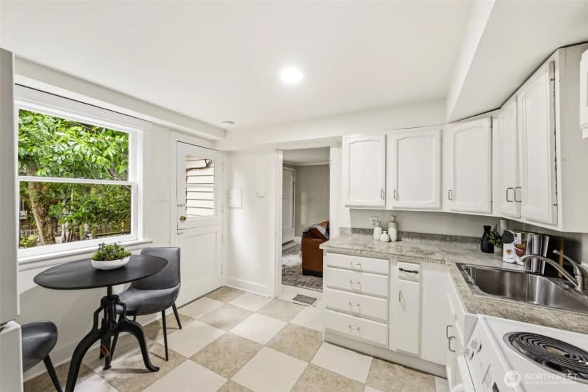 Property photo for 421 N 40th Street, Seattle photo 29