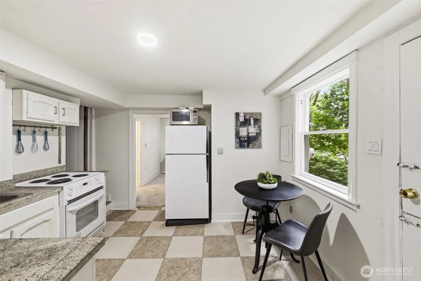 Property photo for 421 N 40th Street, Seattle photo 28