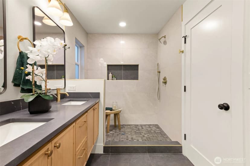 Property photo for 12334 Se 23rd Place, Bellevue photo 15