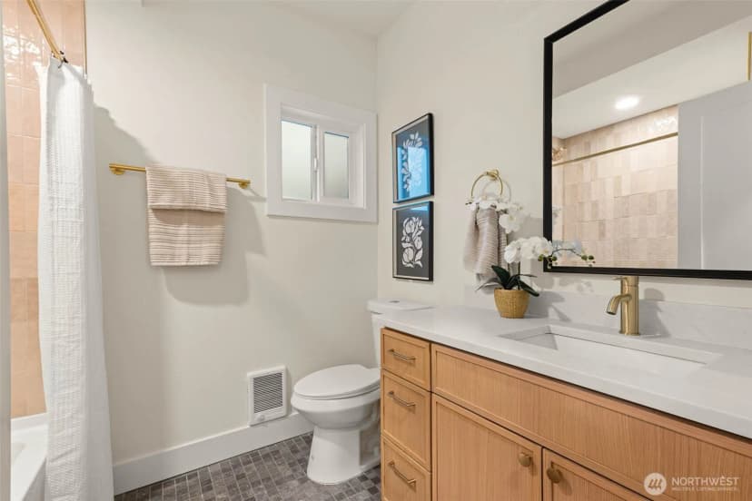 Property photo for 12334 Se 23rd Place, Bellevue photo 18