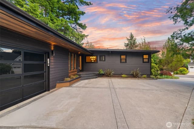 Property photo for 12334 Se 23rd Place, Bellevue photo 2
