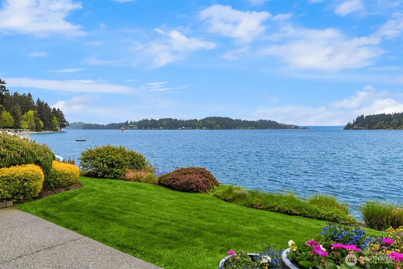 Property photo for 4475 Pleasant Beach Drive Ne, Bainbridge Island photo 20