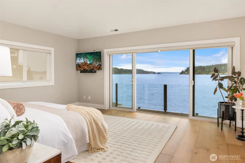 Property photo for 4475 Pleasant Beach Drive Ne, Bainbridge Island photo 26