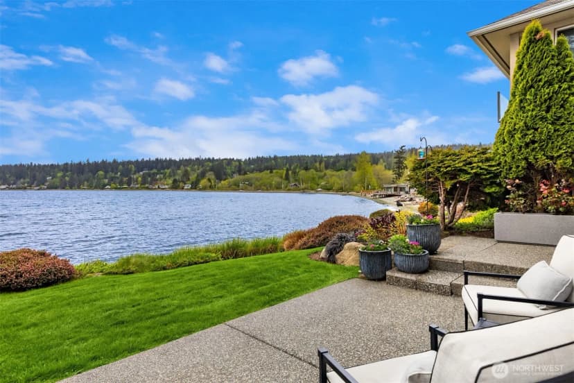 Property photo for 4475 Pleasant Beach Drive Ne, Bainbridge Island photo 19