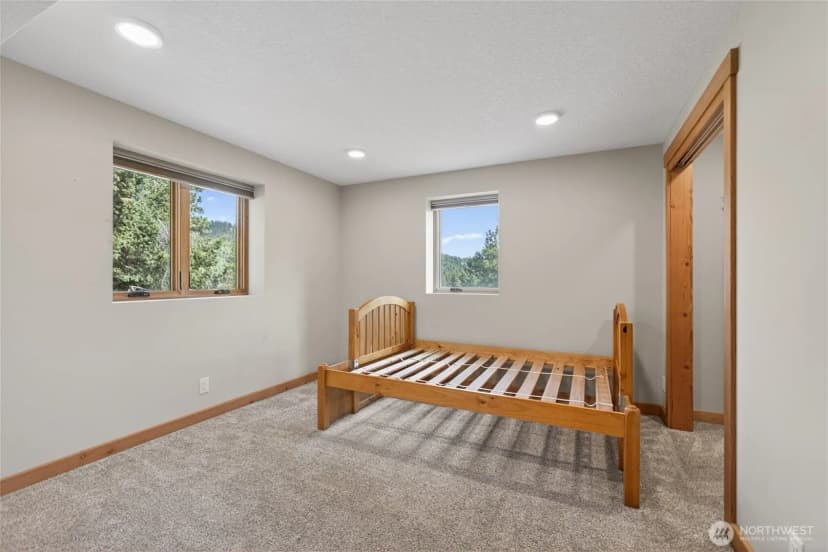 Property photo for 215 Lois Lane, Leavenworth photo 33