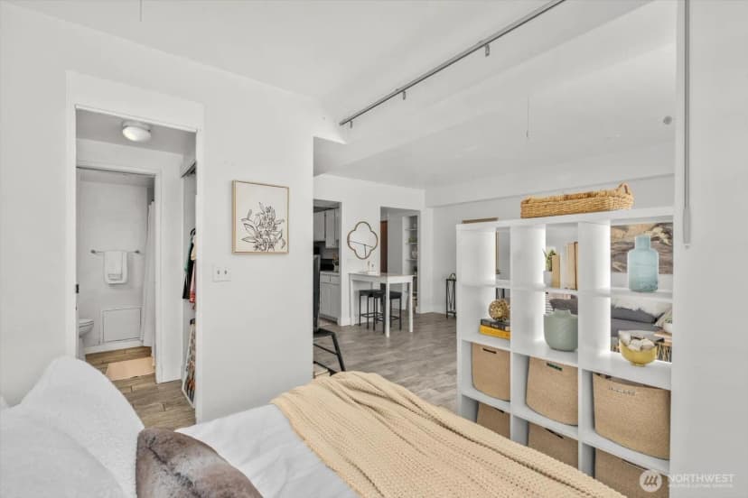 Property photo for 1017 Minor Avenue #206, Seattle photo 9