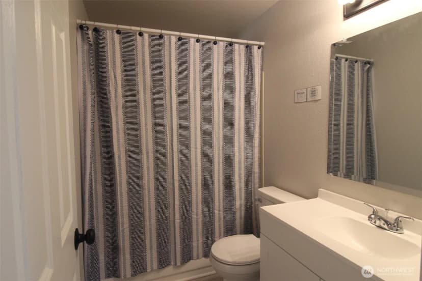 Property photo for 12833 9th Avenue Sw, Burien photo 23