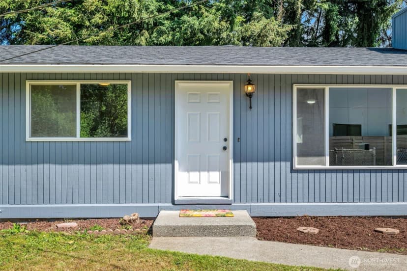 Property photo for 12833 9th Avenue Sw, Burien photo 2